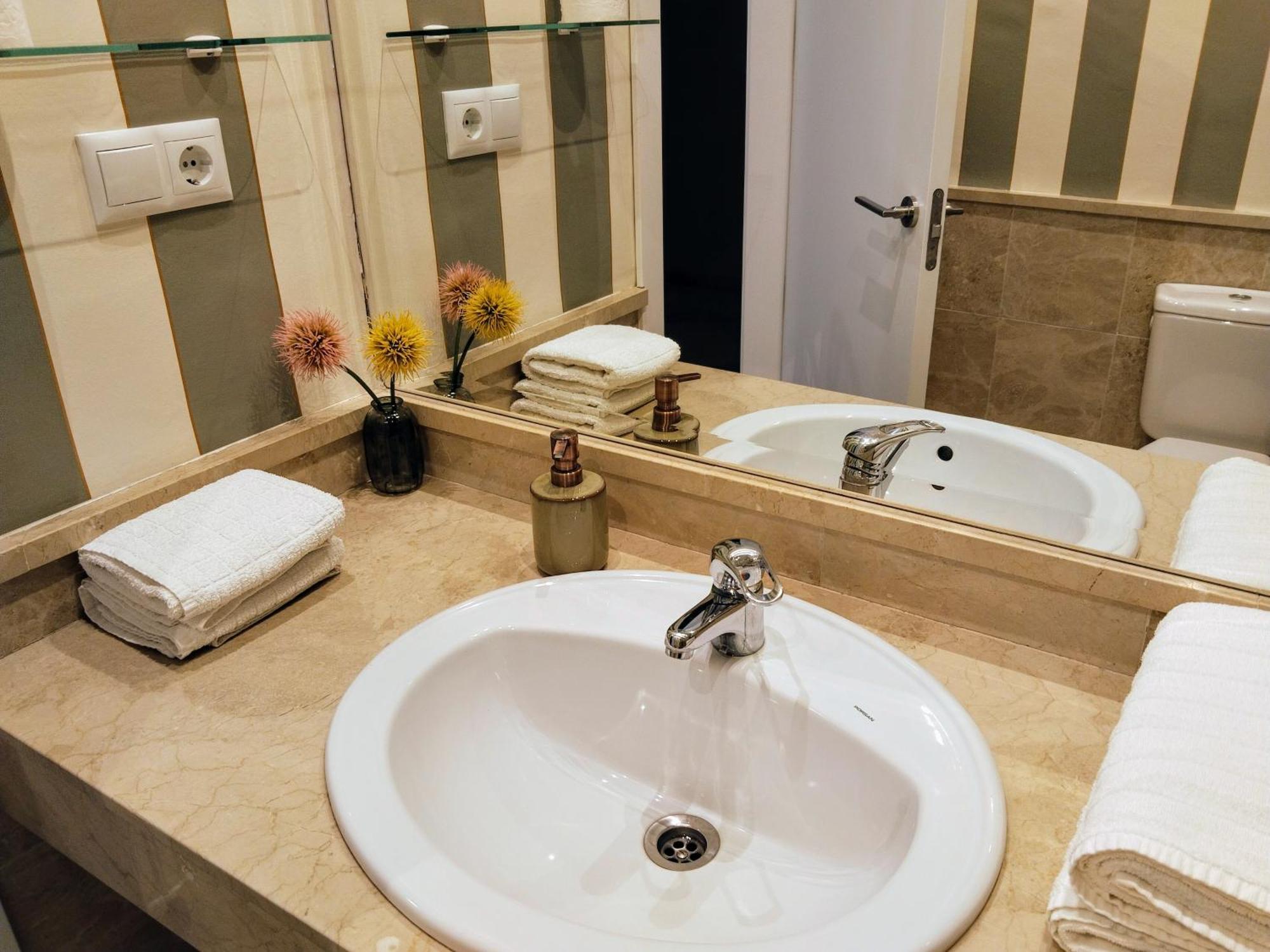 Apartamentos Serrallo Granada Kültér fotó