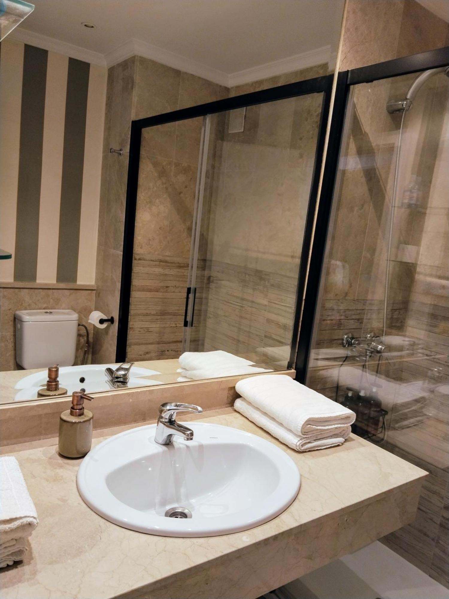 Apartamentos Serrallo Granada Kültér fotó