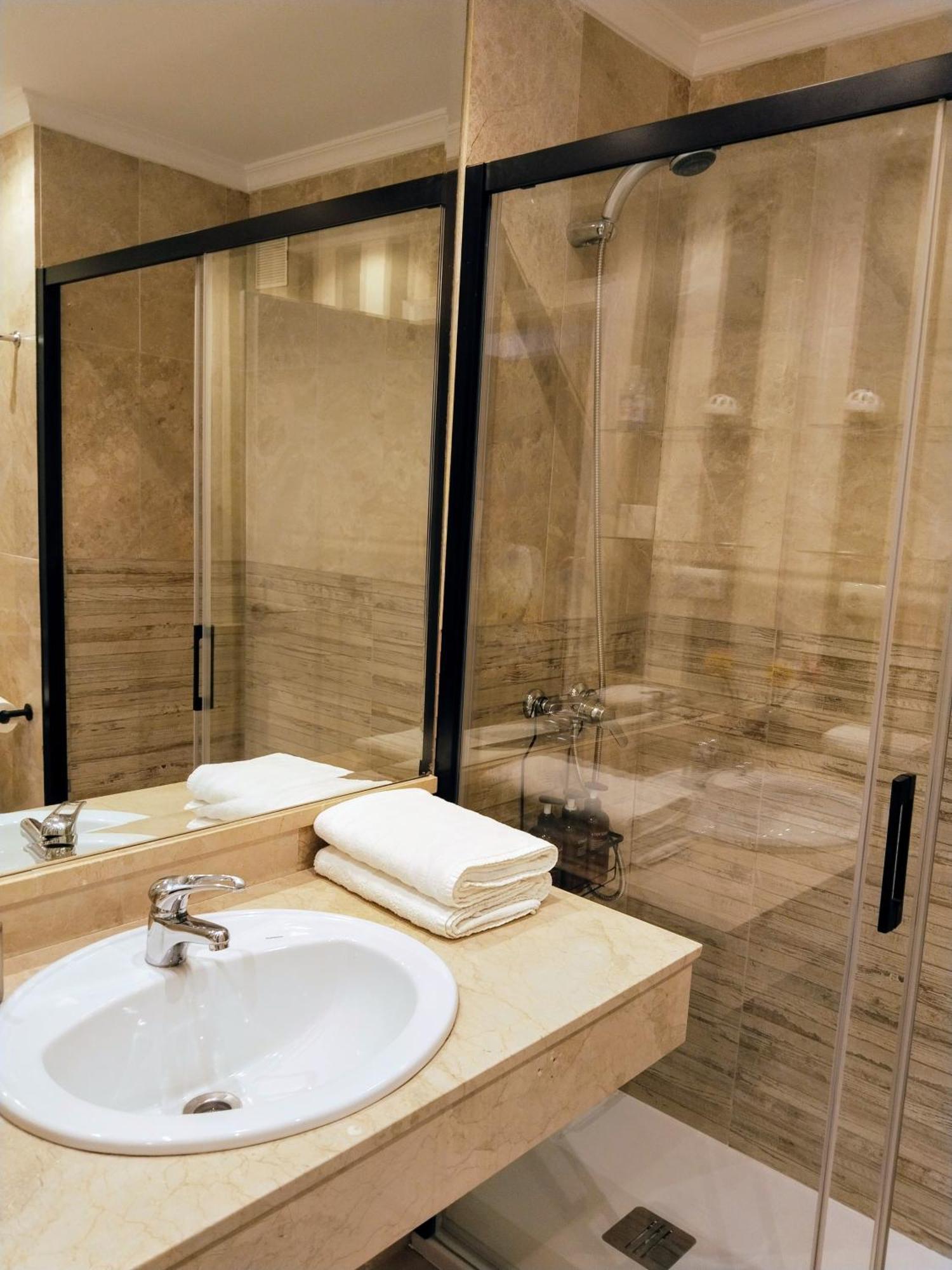 Apartamentos Serrallo Granada Kültér fotó